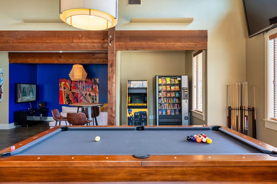 madera-apartments-near-utsa-gameroom-pool-table