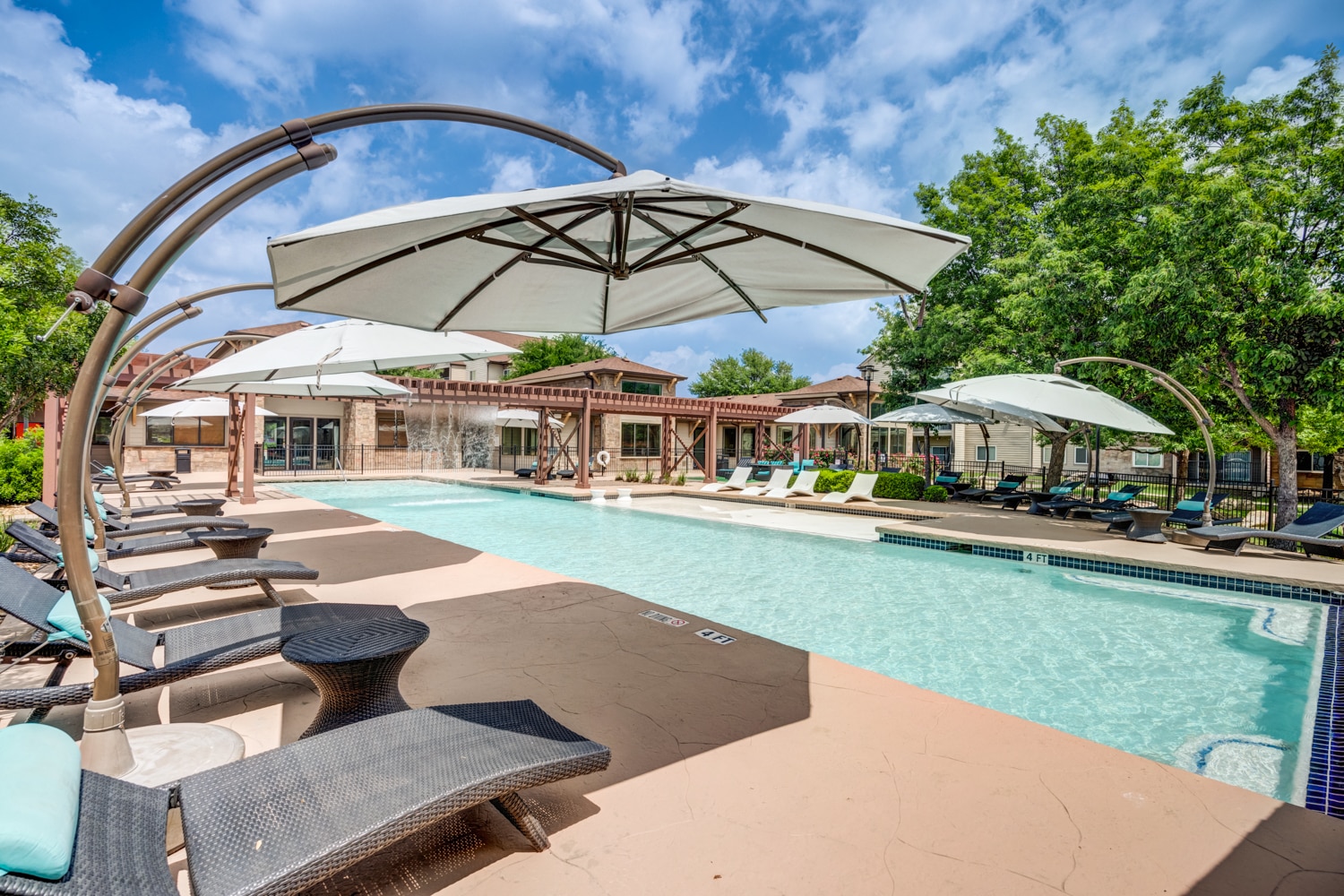 Madera | Apartments Near UTSA | San Antonio, TX